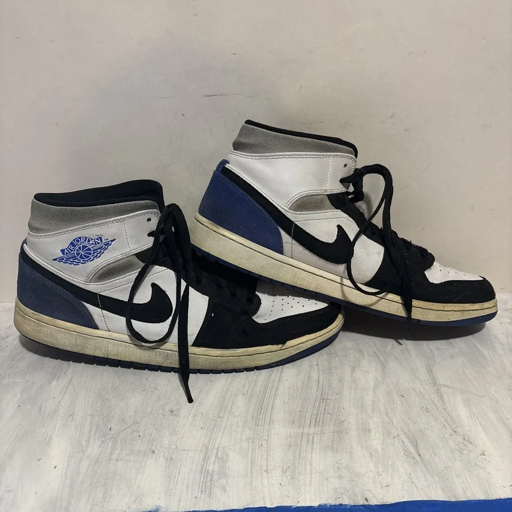 Nike Air Jordan 1 Mid SE Royal Black Toe 11.5 Men's Worn